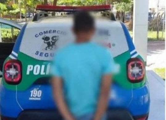 Motorista bêbado colide contra muro de residência e é preso por embriaguez ao volante em Jaraguá