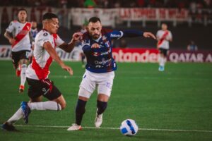 Jogo entre River Plate e Fortaleza na Argentina