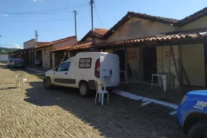 Motorista bêbado invade casa e atinge morador que dormia com carro da Prefeitura de Pirenópolis (GO)
