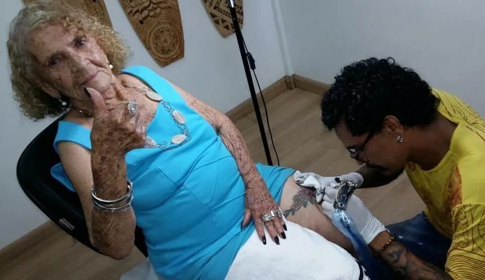 Aos 105 anos, moradora do DF quer entrar para o Guinness Book ao se tatuar