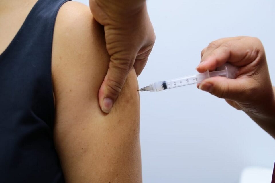 Aparecida inicia campanha de vacinação contra sarampo e influenza nesta segunda (4) (Foto: SecomAparecida)