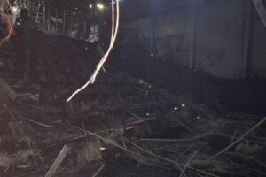 Parte da estrutura do shopping de Goiânia que foi atingido por um incêndio de grandes proporções foi preservada, de acordo com os bombeiros. (Foto: divulgação)