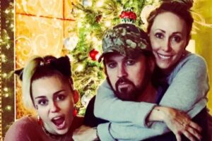 Pais de Miley Cyrus pedem divórcio por 'diferenças irreconciliáveis'