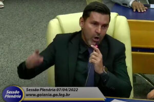 Projeto que proíbe armas em plenário divide vereadores e causa confusão na Câmara de Goiânia