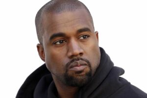 Recentemente o rapper elogiou Adolf Hitler Twitter suspende conta de Kanye West novamente por violação de regras