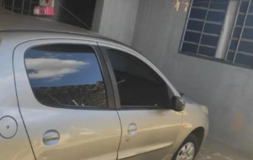 Carro roubado em Anápolis