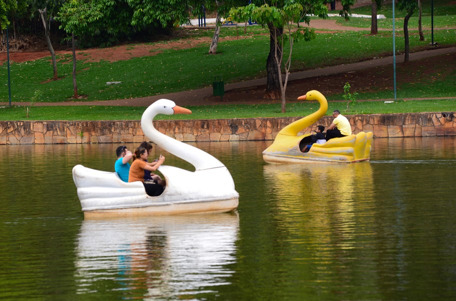 Parque Lago das Rosas 