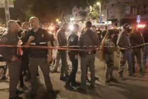 Ataque em Tel Aviv deixa ao menos 2 mortos em meio a tensão crescente em Israel