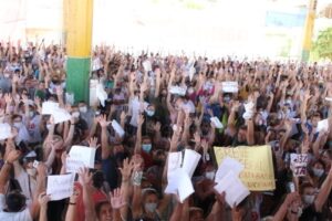Servidores da Educação recusaram as novas propostas de reajuste feitas pela Prefeitura e decidiram manter a greve em Goiânia. (Foto: divulgação/Sintego)
