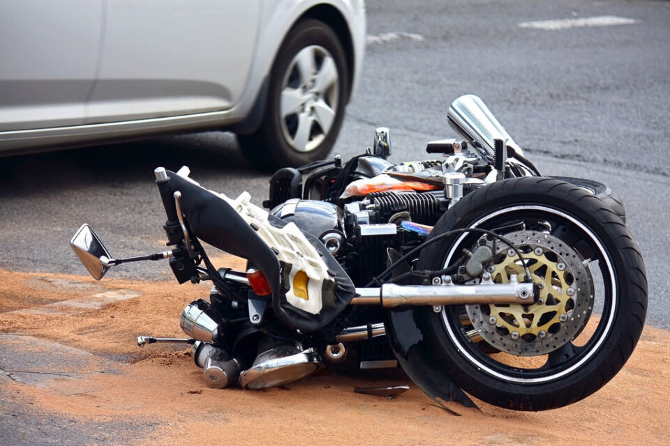Justiça torna réu motorista embriagado acusado de tentar matar motociclista após discussão no trânsito em Goiânia