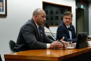 STF: Daniel Silveira tem R$ 18 mil bloqueados em bancos para pagar multa de R$ 405 mil