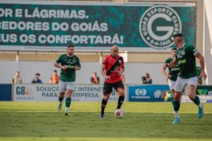 Jogo entre Atlético-GO e Goiás pelo Goianão