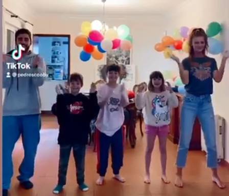 Pedro Scooby reencontra filhos em Portugal e faz dancinha para comemorar